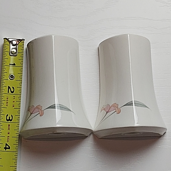 Nikko company japan porcelain salt and pepper shakers peachglow - Picture 3 of 10